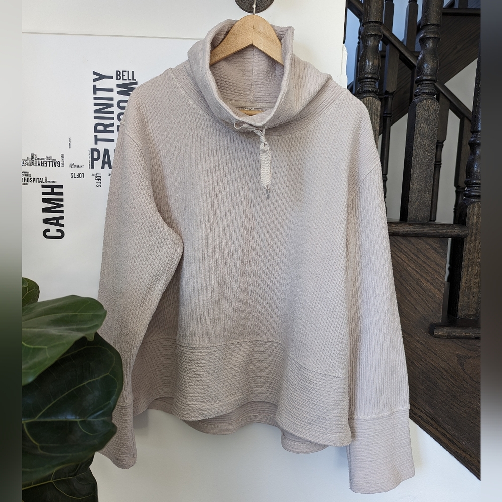RBX XL cream athletic cowl neck sweater